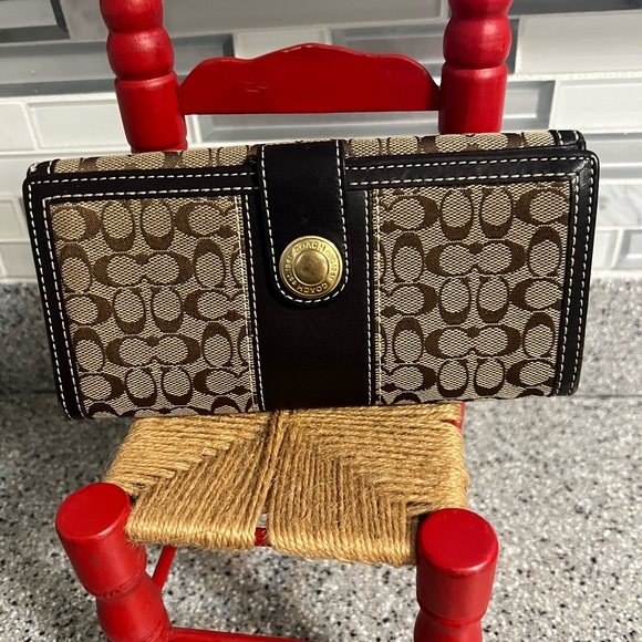 Coach Handbags - Coach Women’s Wallet